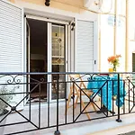 公寓 Doris House By Guestcorfu *